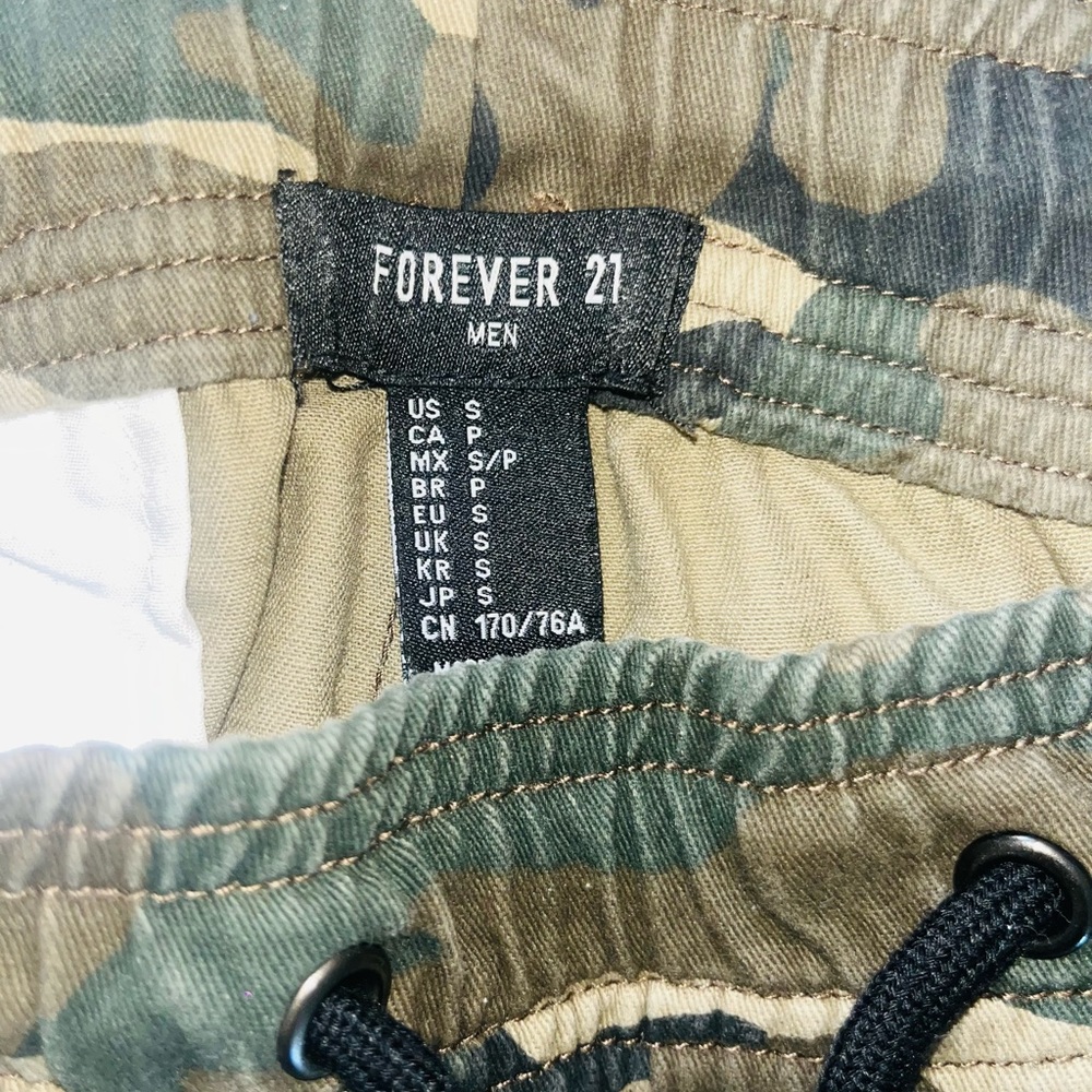 Men’s cargo print pants that fit great on a women
